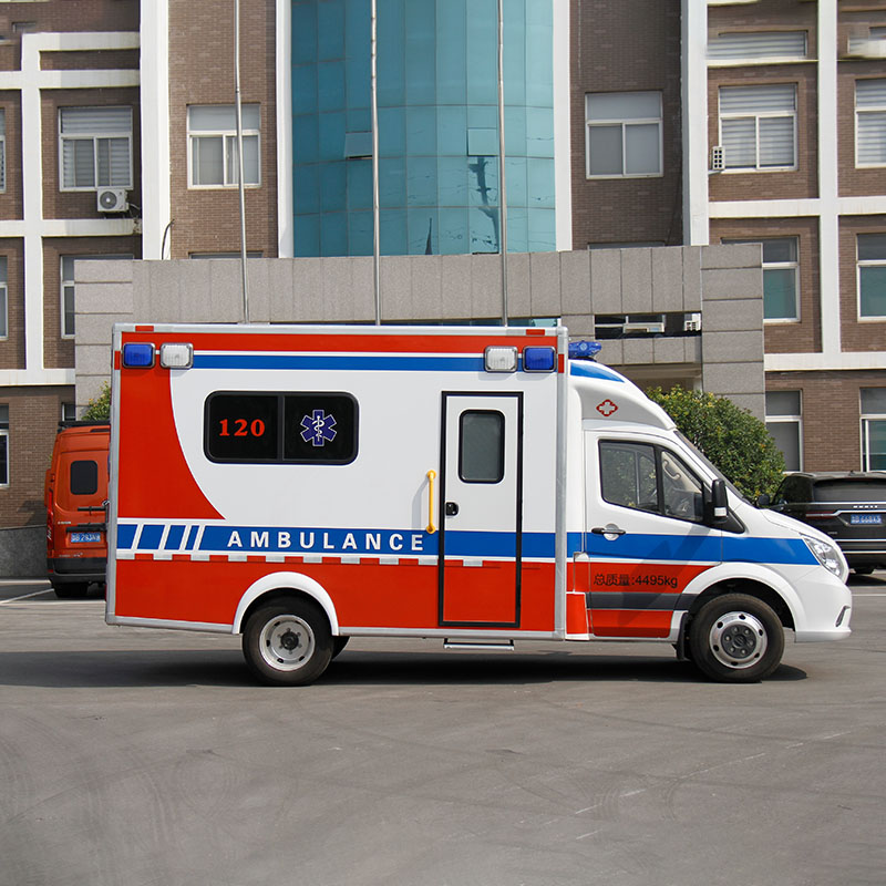 Ambulancia de cabina cuadrada